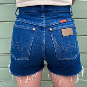 Wrangler distressed high waist cut off jean shorts 26 vintage